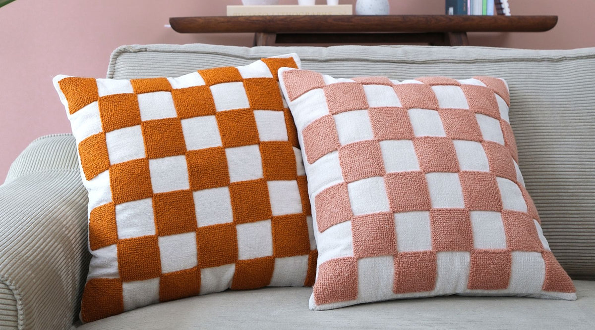 Pink Checkered Punch Kırlent